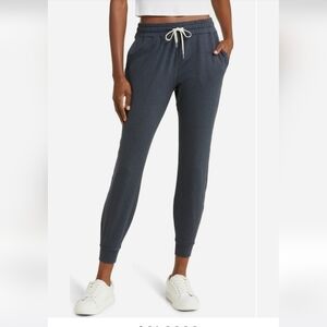 Women's Vuori Performance Navy Jogger Pants